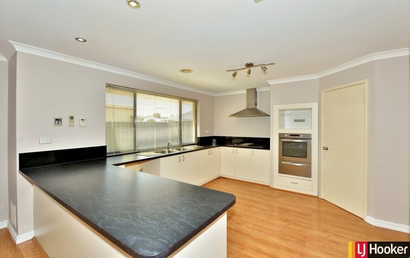 Photo - 11 Beacon Way, Singleton WA 6175 - Image 5