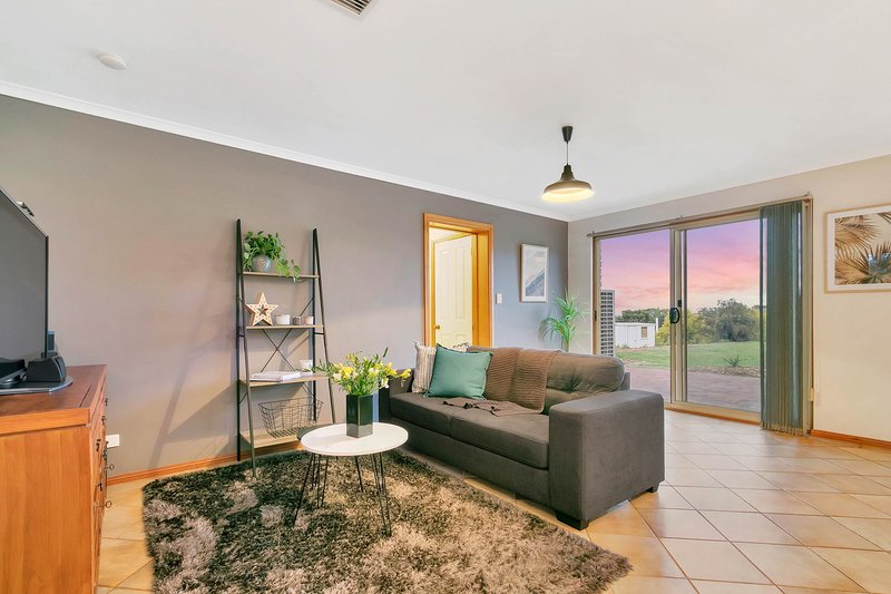 Photo - 11 Beatrix Drive, Craigmore SA 5114 - Image 21