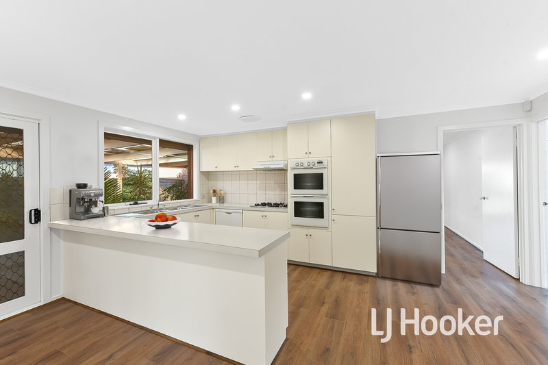 Photo - 11 Beckington Crescent, Hampton Park VIC 3976 - Image 3