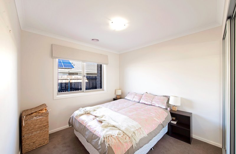 Photo - 11 Bedbrook Street, Coombs ACT 2611 - Image 13