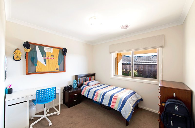 Photo - 11 Bedbrook Street, Coombs ACT 2611 - Image 15