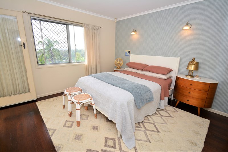 Photo - 11 Belfort Street, Stafford Heights QLD 4053 - Image 13