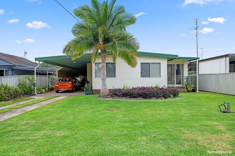 11 Bell Street, Belmont North NSW 2280