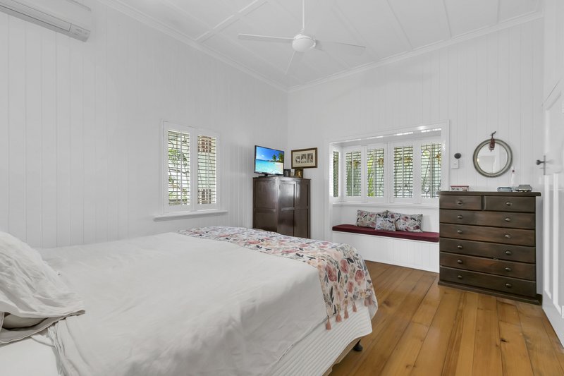 Photo - 11 Bell Terrace, Graceville QLD 4075 - Image 8