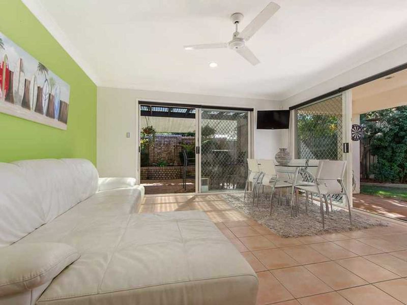 Photo - 11 Bella Donna Pl , Robina QLD 4226 - Image 4