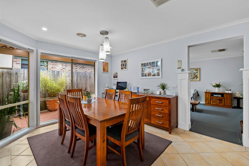 Photo - 11 Bellows Street, South Morang VIC 3752 - Image 5