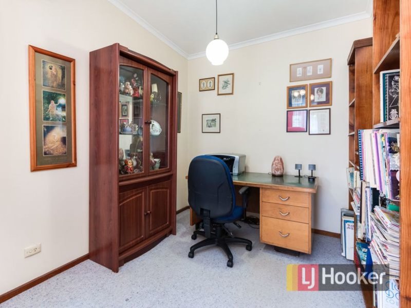 Photo - 11 Bellvue Court, Hampton Park VIC 3976 - Image 6