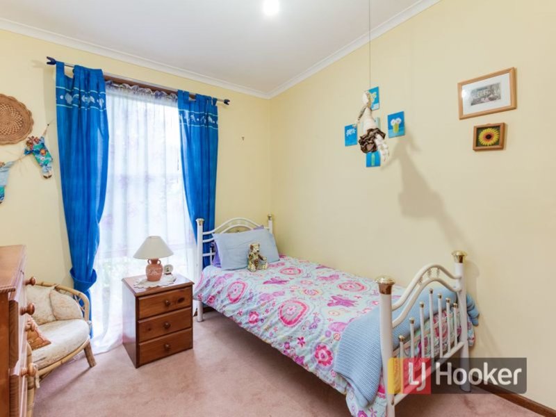 Photo - 11 Bellvue Court, Hampton Park VIC 3976 - Image 8