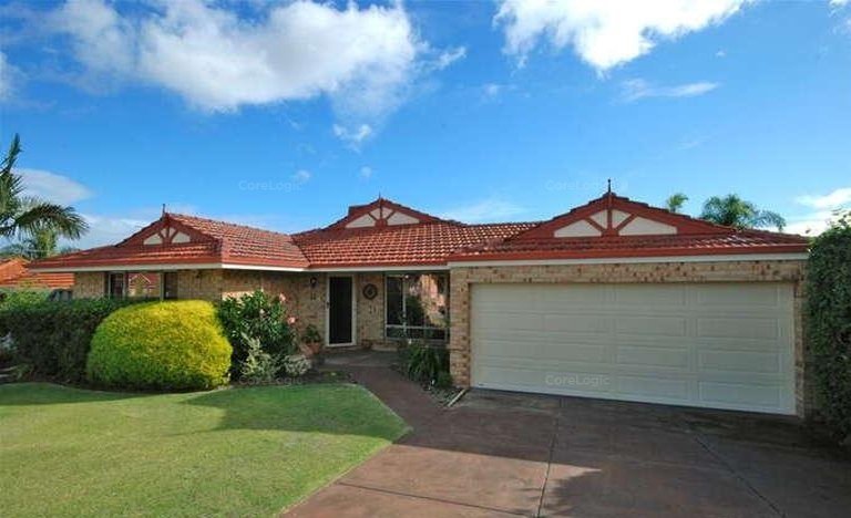 11 Bembridge Loop, Hocking WA 6065