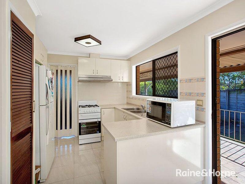 Photo - 11 Benaud Street, Macgregor QLD 4109 - Image 3