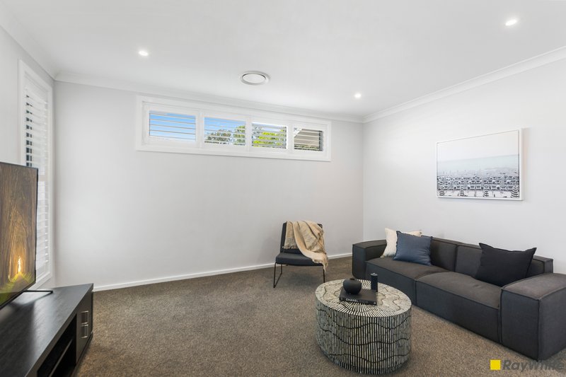 Photo - 11 Benelong Street, Bulli NSW 2516 - Image 6