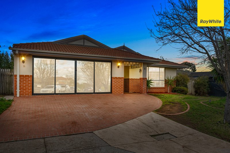 Photo - 11 Benshaw Court, Hillside VIC 3037 - Image 4