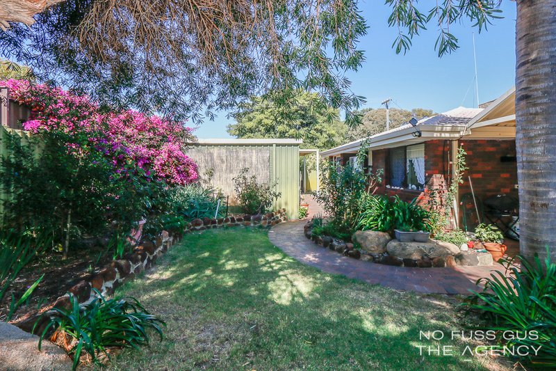 Photo - 11 Berwyn Road, Girrawheen WA 6064 - Image 17