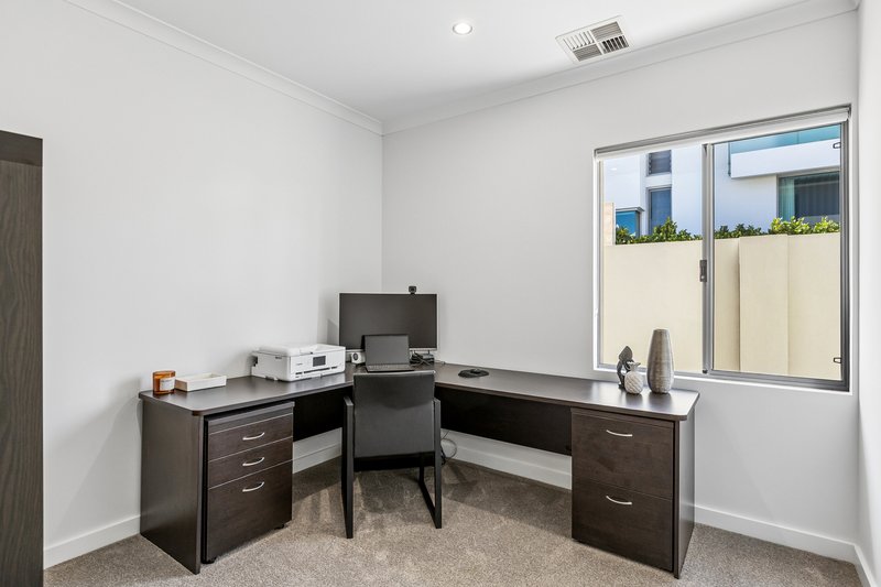 Photo - 11 Bettles Street, Marmion WA 6020 - Image 9