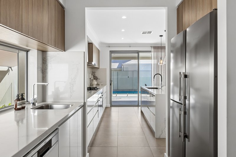 Photo - 11 Bettles Street, Marmion WA 6020 - Image 12