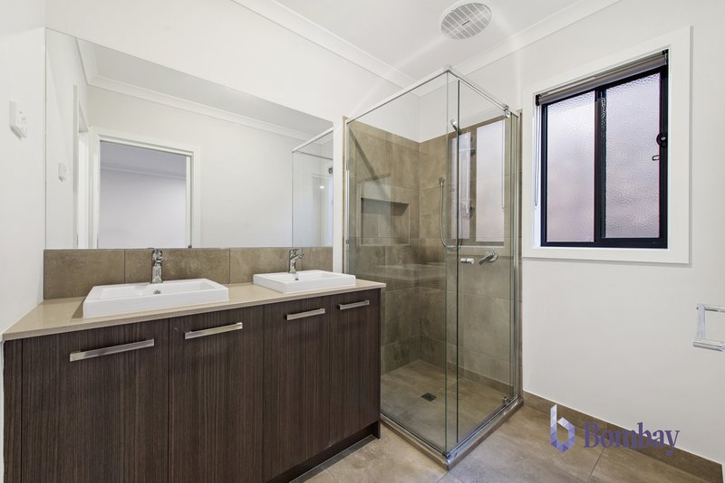 Photo - 11 Bianca Street, Wollert VIC 3750 - Image 4