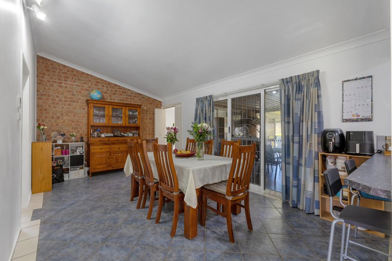 Photo - 11 Billabong Crescent, Parkes NSW 2870 - Image 9