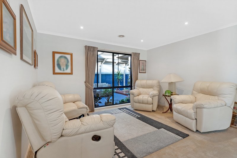 Photo - 11 Blackwood Drive, Pakenham VIC 3810 - Image 2