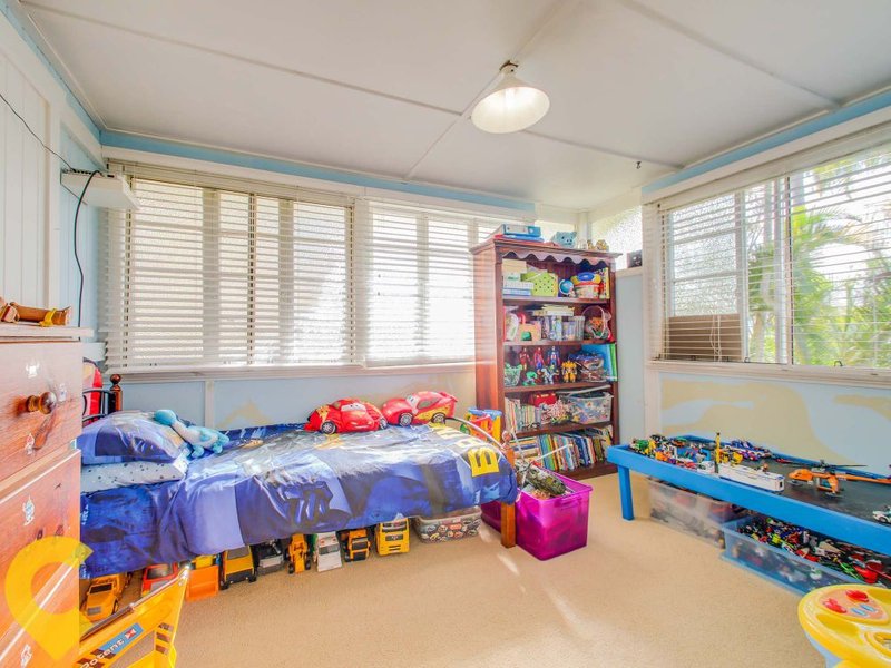 Photo - 11 Blackwood Road, Margate QLD 4019 - Image 8