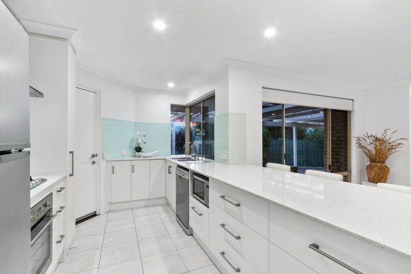 Photo - 11 Blakers Ridge, Winthrop WA 6150 - Image 6
