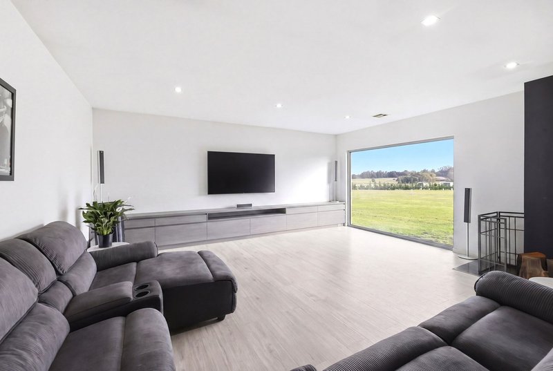 Photo - 11 Blakeville Road, Ballan VIC 3342 - Image 8