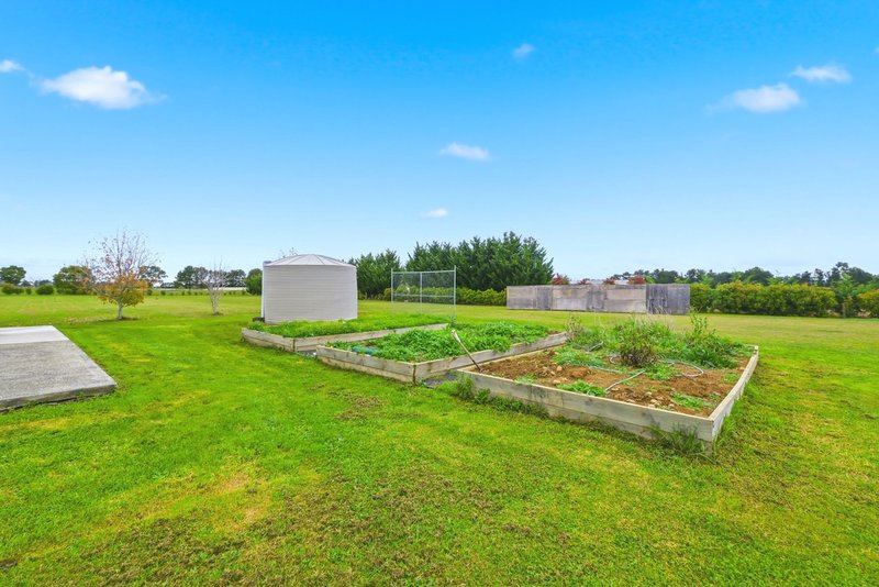 Photo - 11 Blakeville Road, Ballan VIC 3342 - Image 20