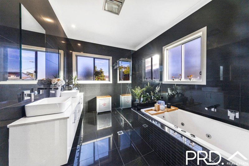 Photo - 11 Blanc Avenue, East Hills NSW 2213 - Image 8