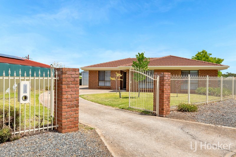 Photo - 11 Blaxland Street, Nuriootpa SA 5355 - Image 2