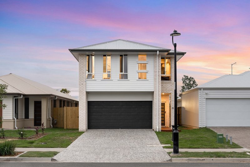 Photo - 11 Bloodwood Place, Carseldine QLD 4034 - Image 1