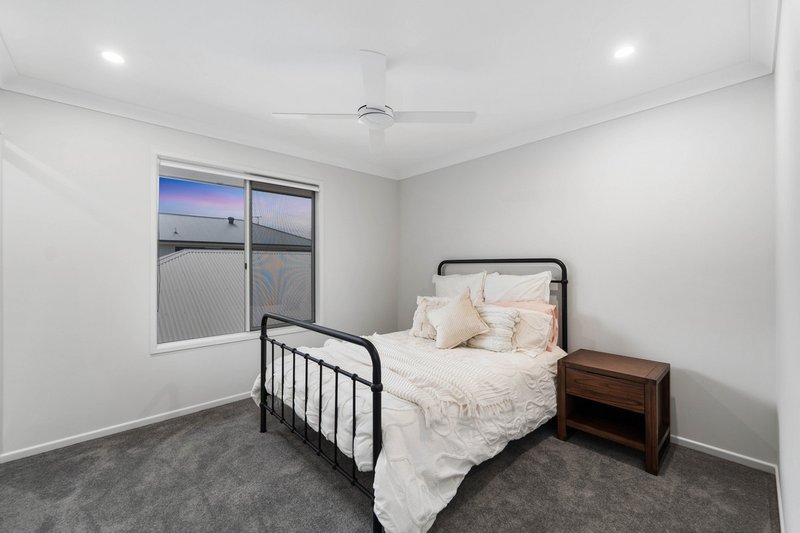 Photo - 11 Bloodwood Place, Carseldine QLD 4034 - Image 23