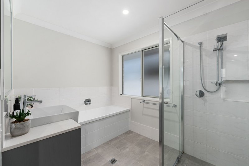 Photo - 11 Bloodwood Place, Carseldine QLD 4034 - Image 24