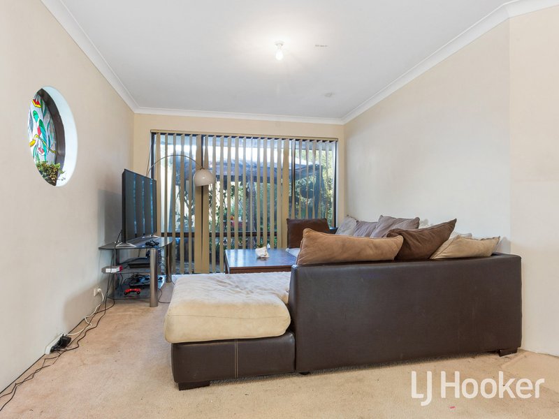 Photo - 11 Bluebell Way, Bibra Lake WA 6163 - Image 6