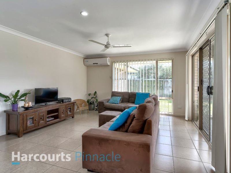 Photo - 11 Bluegrass Place, Morayfield QLD 4506 - Image 6