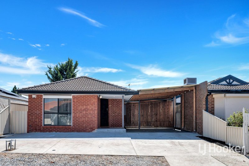 Photo - 11 Bluestone Walk, Delahey VIC 3037 - Image 3