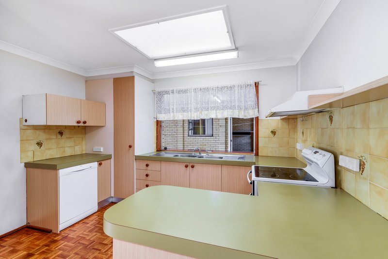 Photo - 11 Blundell Boulevard, Tweed Heads South NSW 2486 - Image 6