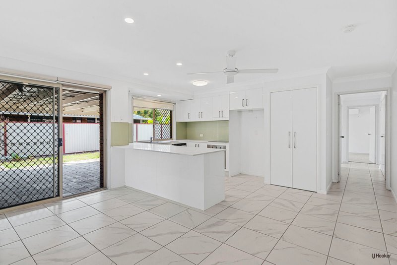 Photo - 11 Boab Street, Elanora QLD 4221 - Image 6