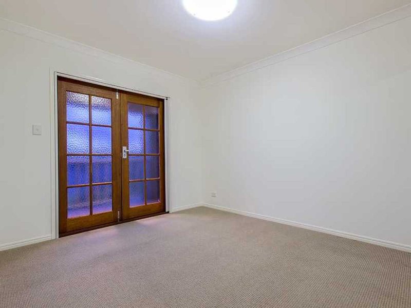 Photo - 11 Boambee Court, Reedy Creek QLD 4227 - Image 6