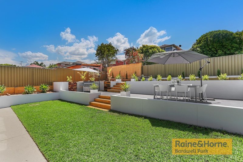 Photo - 11 Bobadah Street, Kingsgrove NSW 2208 - Image 2