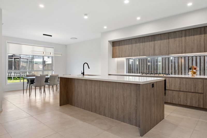 Photo - 11 Bock Street, Rochedale QLD 4123 - Image 3