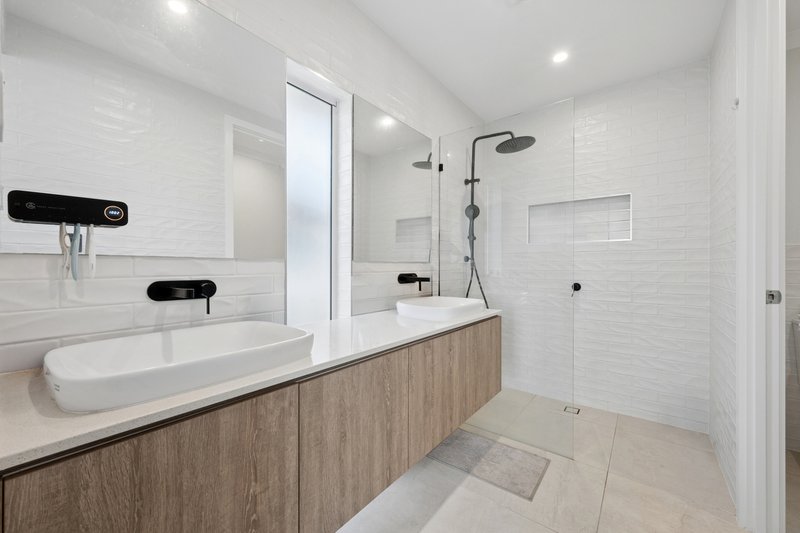 Photo - 11 Bock Street, Rochedale QLD 4123 - Image 6