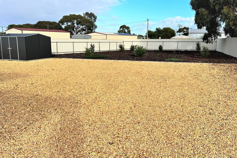 Photo - 11 Bolton Place, Tailem Bend SA 5260 - Image 16