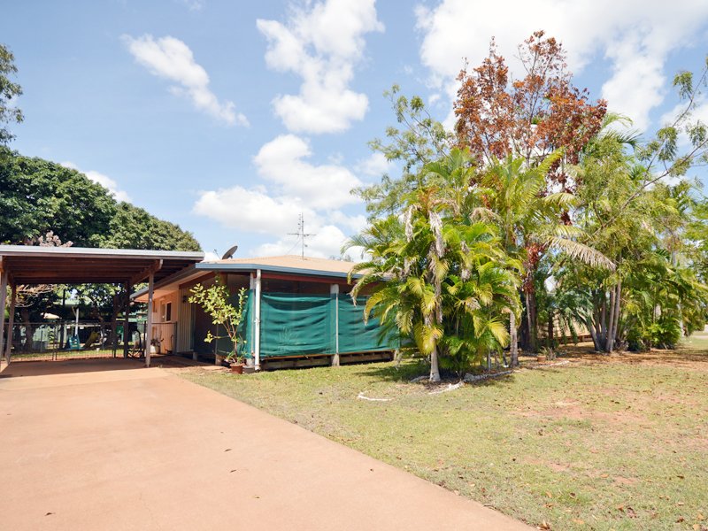 1/1 Bombax Ct , Nanum QLD 4874