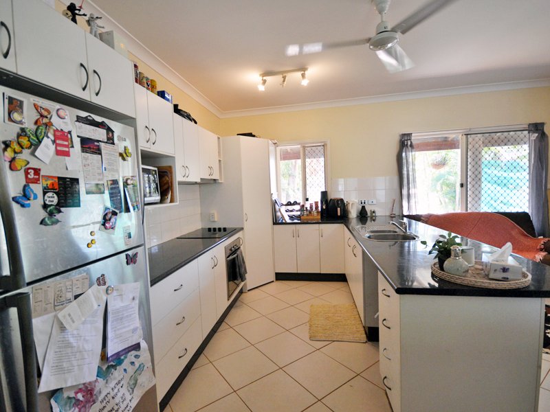 Photo - 1/1 Bombax Ct , Nanum QLD 4874 - Image 4