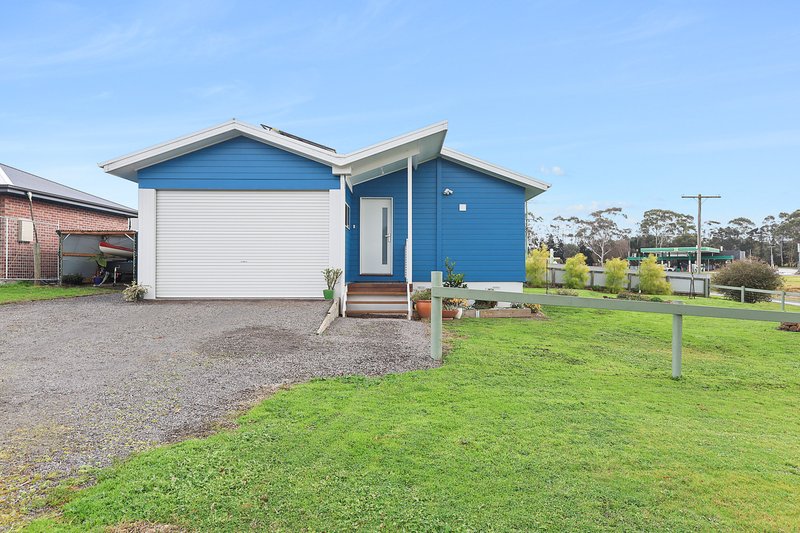 11 Bond Street, Cobden VIC 3266