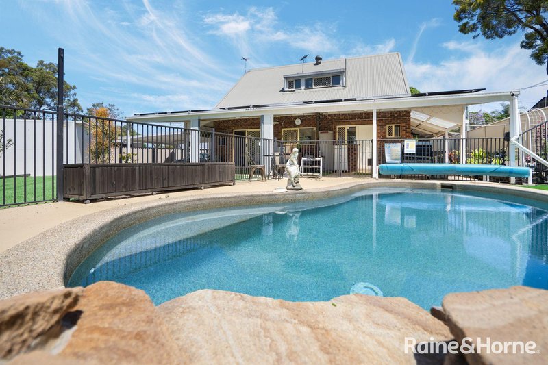 Photo - 11 Bonhill Court, Hillcrest QLD 4118 - Image 15