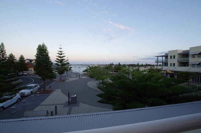 Photo - 1/1 Bonnefoi Boulevard, Bunbury WA 6230 - Image 8