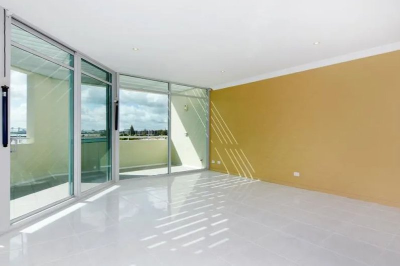 Photo - 1/1 Bonnefoi Boulevard, Bunbury WA 6230 - Image 10