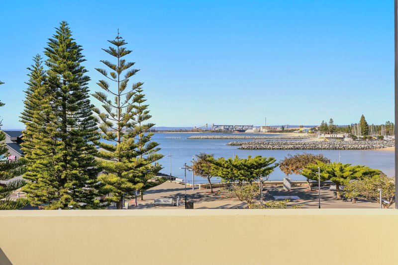 Photo - 1/1 Bonnefoi Boulevard, Bunbury WA 6230 - Image 19