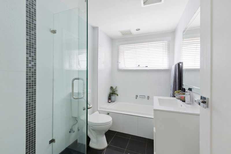 Photo - 1/1 Boronia Street, Dee Why NSW 2099 - Image 6