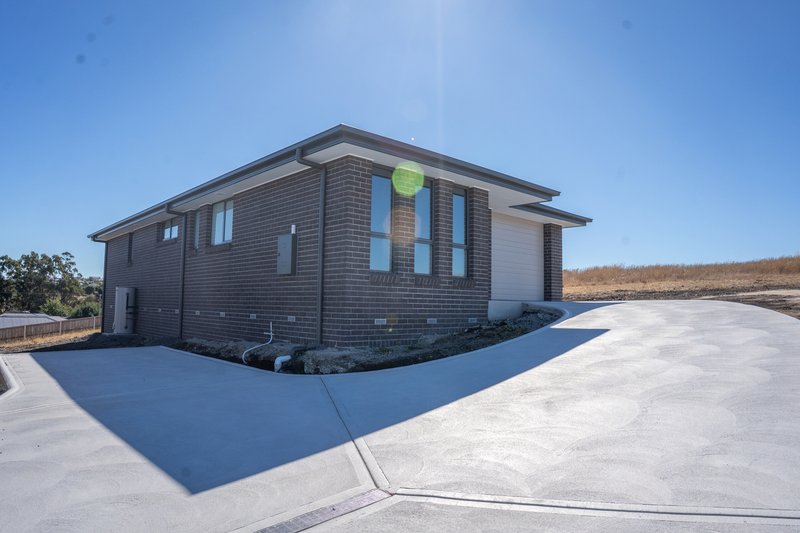 Photo - 1/1 Borrowdale Way, Sorell TAS 7172 - Image 1